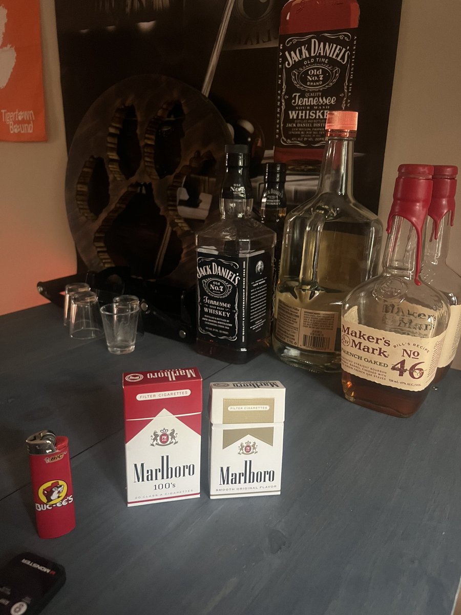 HustinJerbert69's tweet photo. Who will I be tonight #thatsthequestion https://t.co/6tAErzCkJl