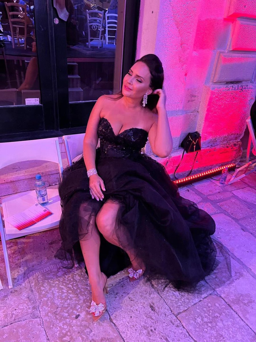 sonyayoncheva's tweet photo. Dubrovnik has something magical! I’ll definitely be back. Moon, sea, warm wind, great people, passion&wonderful sky. I LOVED it there! Thank you #DubrovnikSummerFestival! 75 years of classical music festival-this is an achievement! #IvanRepusic @MalteseTenor #AnteJerkunica https://t.co/vDBeP9s6w2