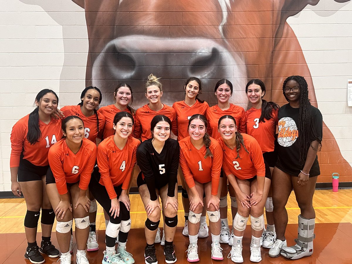 LPLadyDawgsVB's tweet photo. Day 1 at the Longhorn Labor Day Classic and your varsity Lady Dawgs went 3-0! Way to go ladies!!
#LPvolleyball #MakeItCount https://t.co/8ujbG5b4Fu