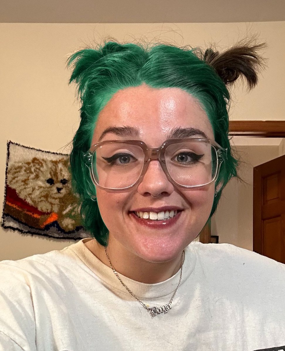 I’m like if Chappell Roan and Ari Aster had a baby ☠️💄