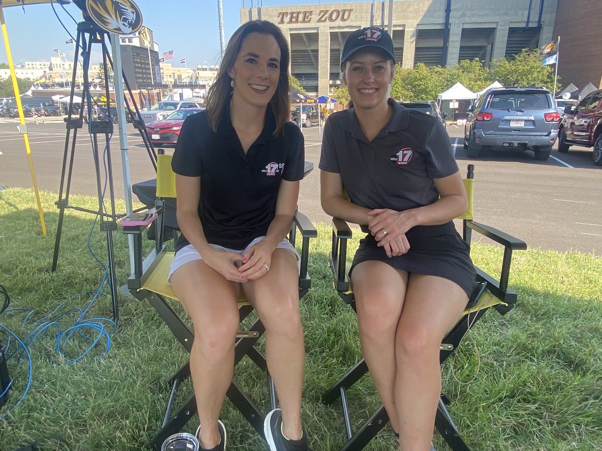 modoyle98's tweet image. Happy @MizzouFootball gameday!

@JessicaABC17 and I are out at Faurot Field today bringing you live coverage before kickoff. And make sure to tune in to our Thursday Night Kickoff special tonight at 6:30 on @ABC17News!🏈💛🖤