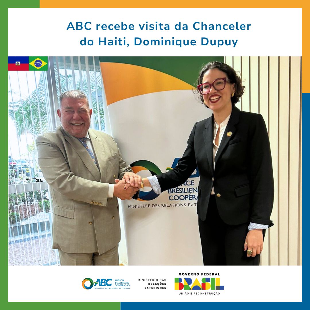 🇧🇷🤝🏿🇭🇹 Na tarde desta quarta-feira (28/08), recebemos na <a href="/ABCgovBr/">ABC-MRE</a> a visita da Chanceler do Haiti, Dominique Dupuy. A ministra foi recebida pelo Diretor da ABC, embaixador Ruy Pereira, e juntos discutiram a relevante #CooperaçãoSulSul entre Brasil e Haiti.