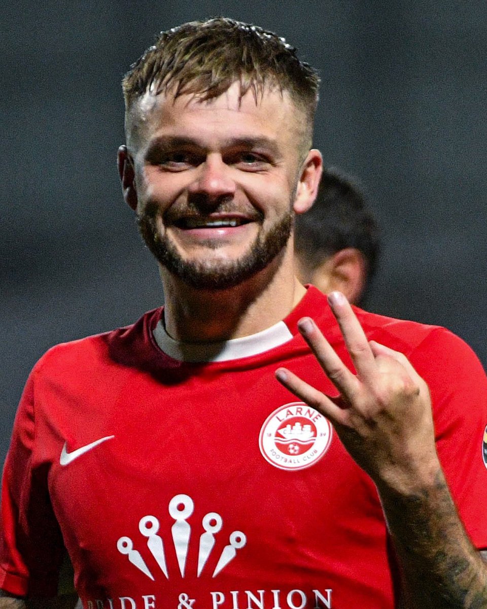 🎩 Andrew Ryan ⚽️⚽️⚽️

History made for Larne 👏

📸: <a href="/larnefc/">Larne Football Club</a> || #UECL