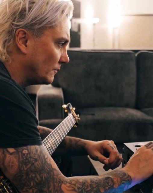 i love you blonde synyster gates i love you