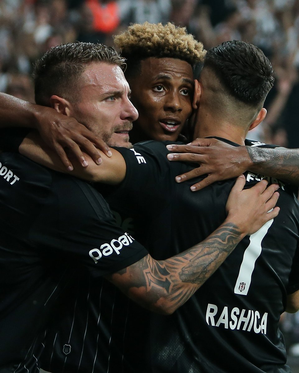 Beşiktaş turned on the style in a 5-1 win 🦅

#UEL