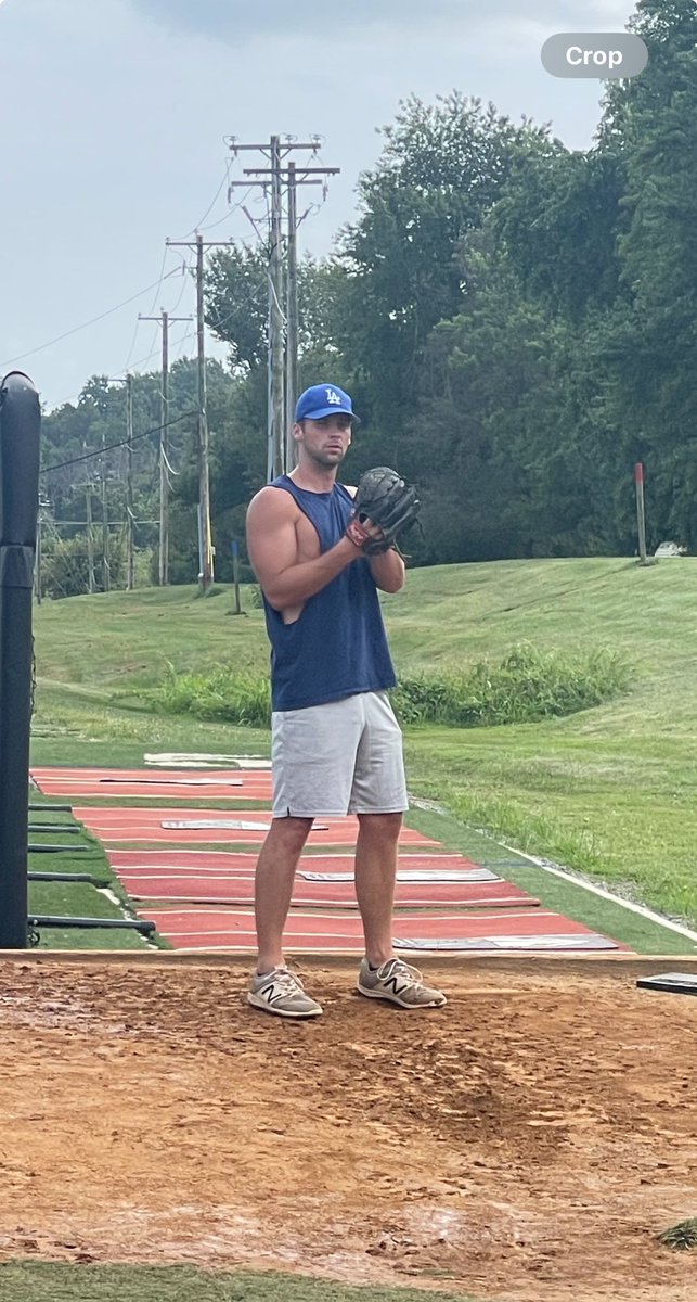 CoachDrGreen's tweet image. Had the big guy putting in some farm work with his last bullpen before his college season begins. #PitchingTraining #ArmFarm #FormerOak #LightningBaseball
