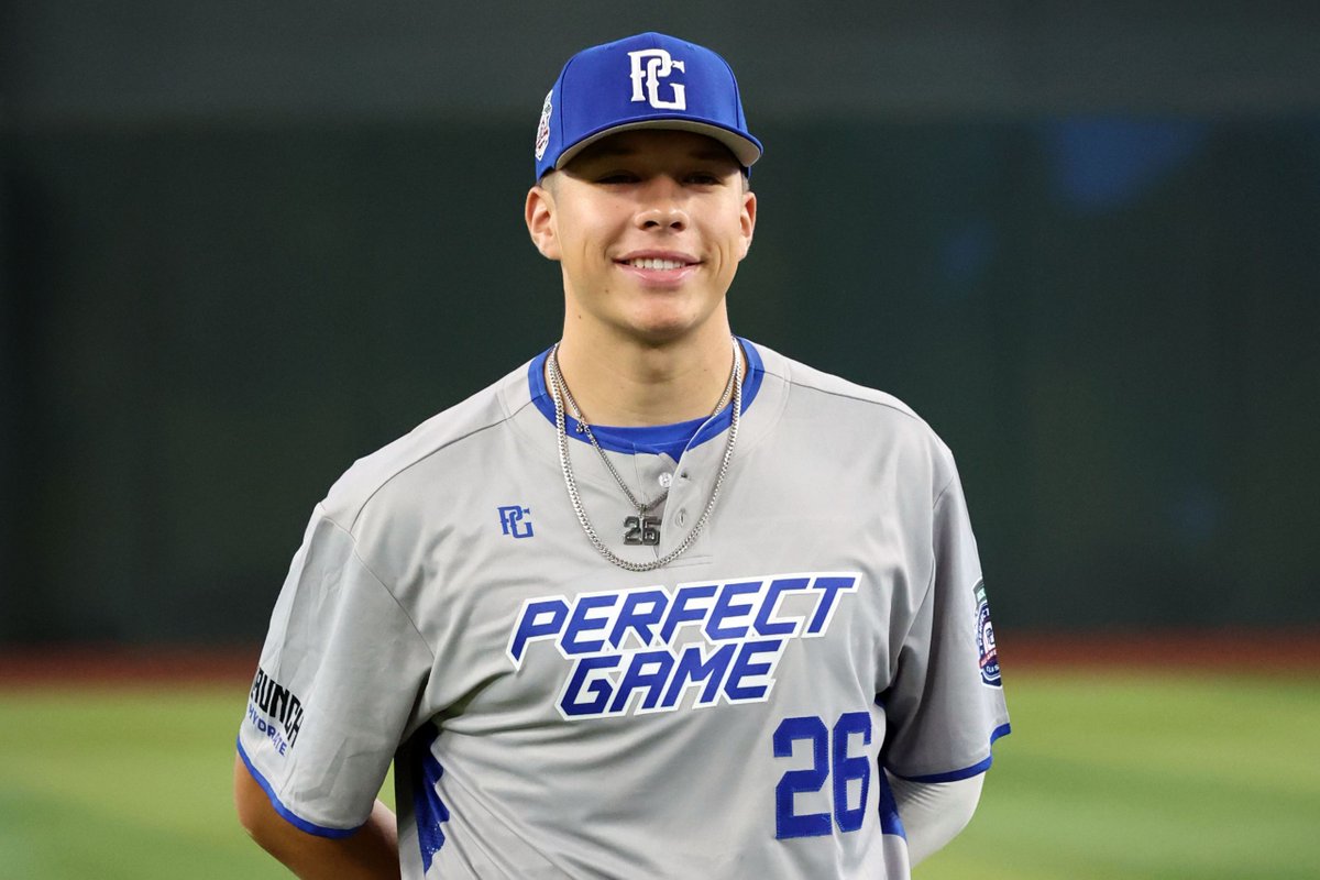 Baseball America (@baseballamerica) on Twitter photo LSU, Texas and Vanderbilt led our summer showcase all-stars with three commits each 👀
Check out the full team here ⤵️
baseballamerica.com/stories/2024-h… LSU, Texas and Vanderbilt led our summer showcase all-stars with three commits each 👀
Check out the full team here ⤵️
baseballamerica.com/stories/2024-h…