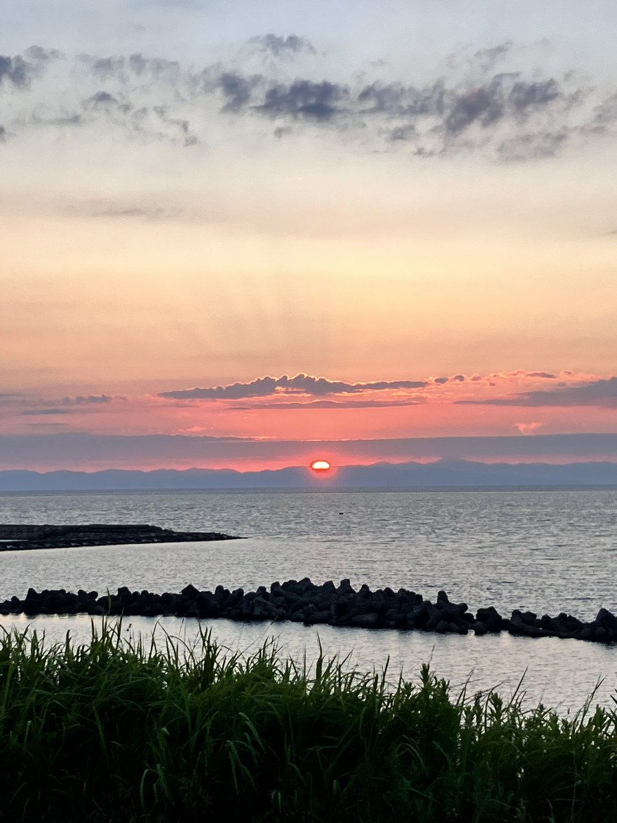 gimme_dat_supra's tweet image. そういえば新潟の海を見に行ってまいりました(バイクではキツすぎるので2度といかない)。