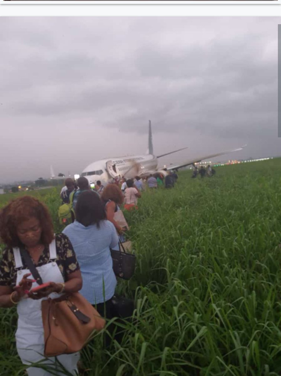 Aclarar que sí, hubo accidente.
El avión aterrizó forzosamente, pero  sin VÍCTIMAS MORTALES...
Gracias a Dios por evitar una nueva trajedia a la nación Ecuatoguineana, y gracias a los servicios de seguridad aéroportuaría  por su pronta evacuacion a los  pasajeros.