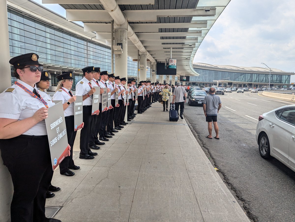 AirCanadaPilots's tweet image. Thank you to all the pilots who stood united, demanding a contract Air Canada pilots deserve! #StrikeReady #aircanadapilots #ALPAPilots #YVR #YYZ #YUL #YWG