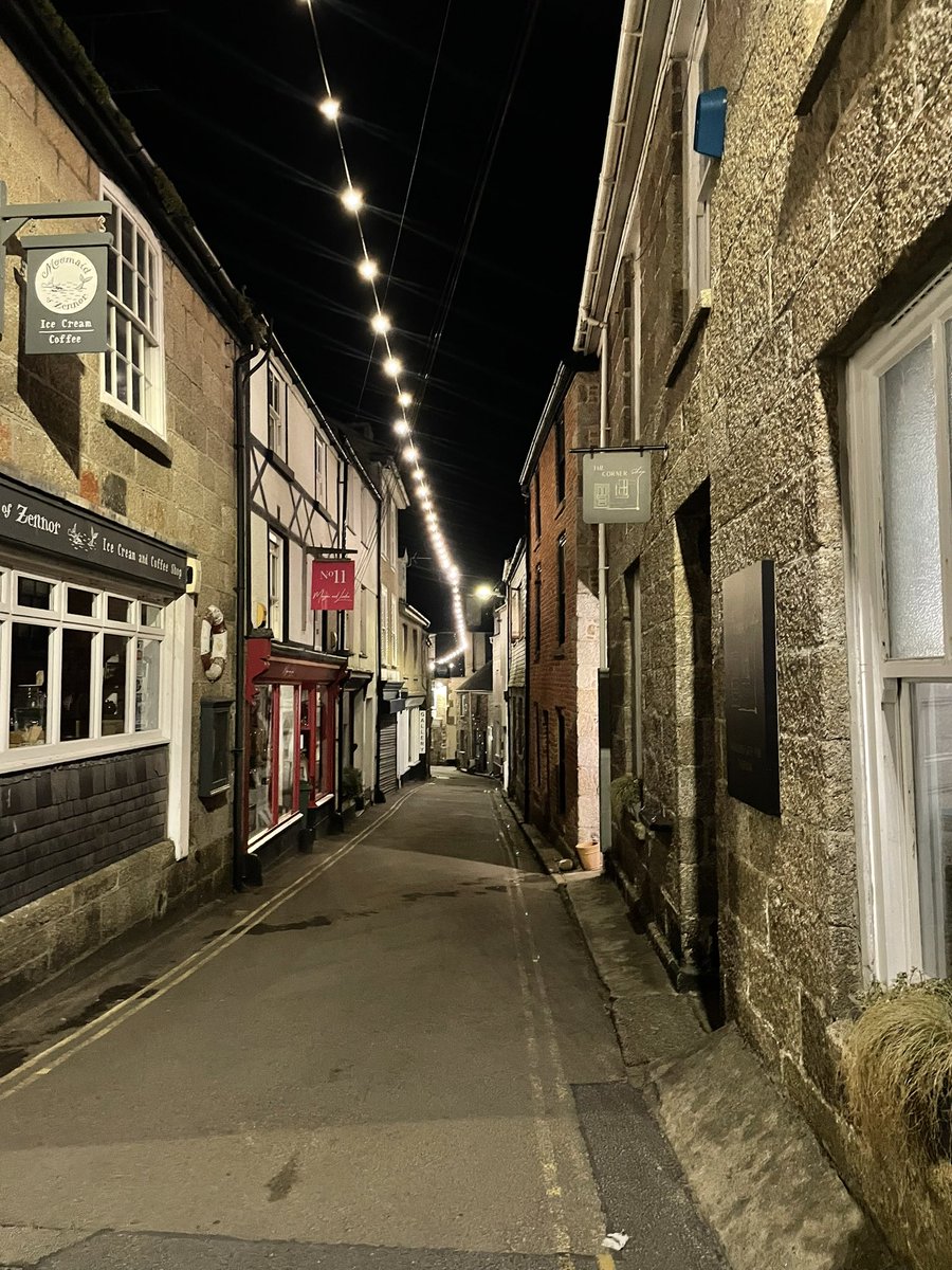 Little evening stroll around town on our last evening. Love this place so much 🌊❤️ #stives