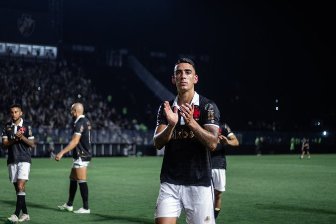 are_cruzmaltina's tweet photo. O lateral-direito #PumaRodriguez irá usar em sua camisa o nome de Juan Izquierdo. 🇺🇾
📸 | Matheus Lima https://t.co/lo9M40ReNE