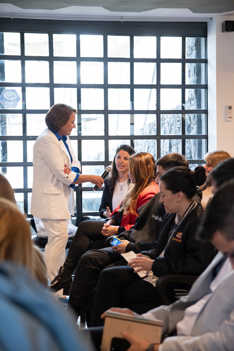 Con las mejores 🤩 finalizó el entrenamiento intensivo de oratoria y comunicación. 🙋🏻‍♀️ Distintos #emprendedores de la comunidad desarrollaron sus habilidades oratorias junto a <a href="/Rebebortoletto/">Rebeca Bortoletto</a> y <a href="/eugepasquali/">M. Eugenia Pasquali</a>. #CórdobaEmprendedora