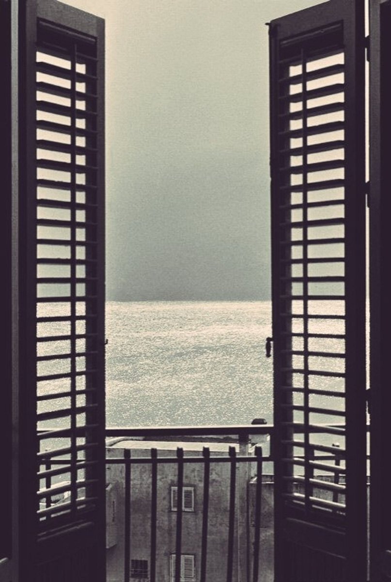 "Someone will come and make you what you are."

„Jemand wird kommen und dich zu dem machen, was du bist.“

"Biri gelir seni sen eder."