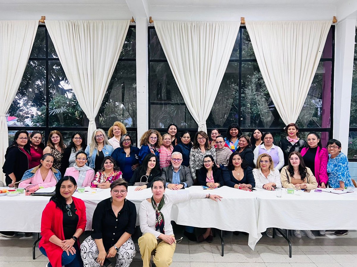 RMSindicalistas's tweet photo. 31 mujeres sindicalistas participan en el Programa de Formación para Fortalecer los Liderazgos Sindicales de las Mujeres, provienen de organizaciones de diversas partes del país. https://t.co/O6W11wUGBJ