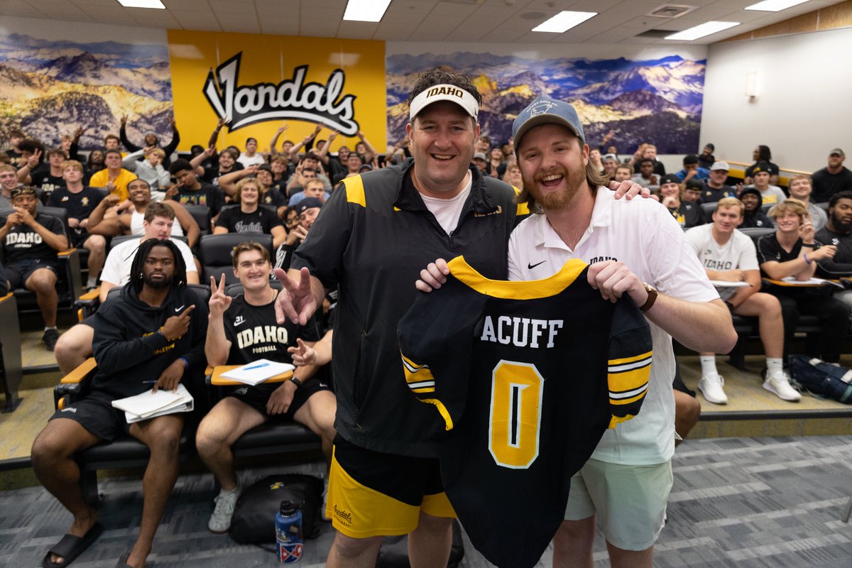 VandalFootball's tweet photo. Super grateful to true Vandal @ColbyAcuff for stopping by and giving our guys a brief message about being the underdog.

#GoVandals https://t.co/CET1NdzXSD