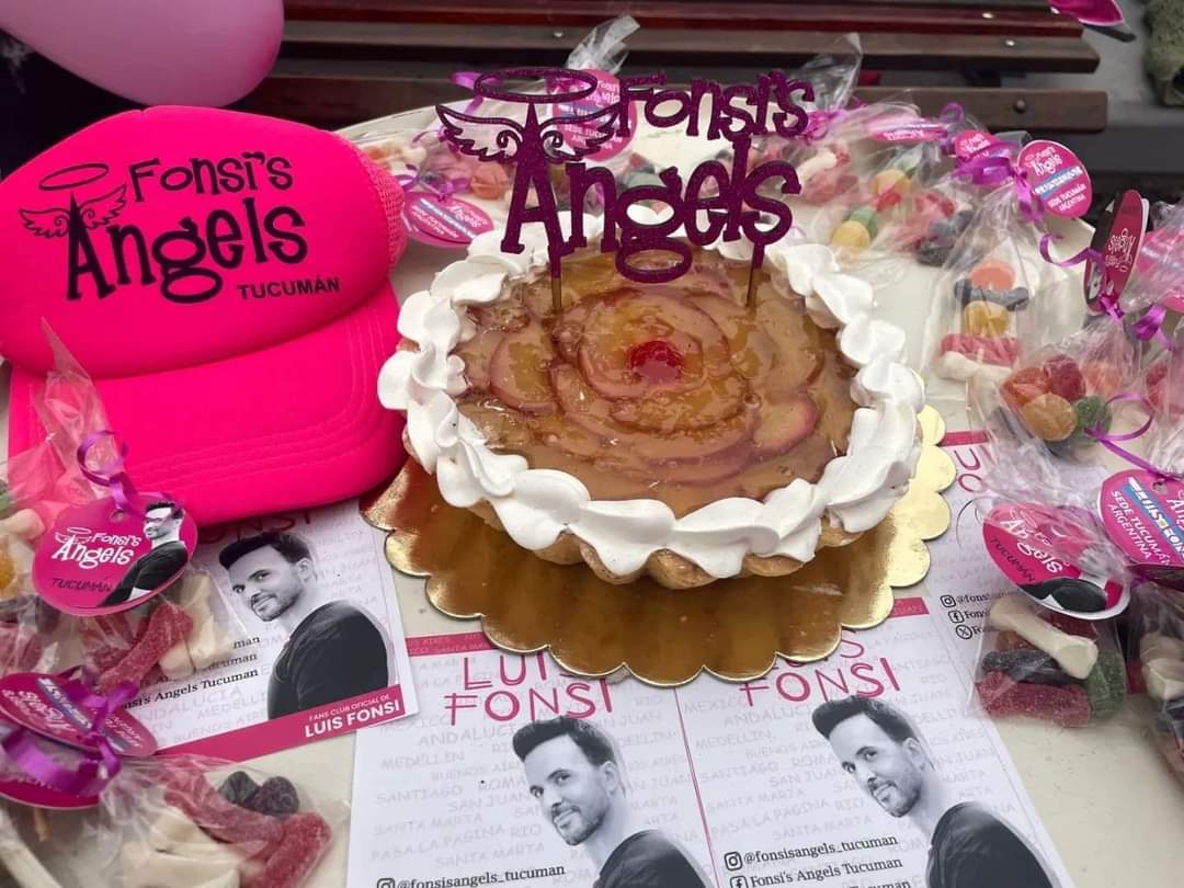 Desde Tucumán festejamos los 19 años de #FonsisAngels 🩷😇

Felices 19 años queridas <a href="/fonsisangels/">Fonsi's Angels Arg</a> Gracias por dejarnos ser parte de ustedes ,vivir estás aventuras , giras , encuentros y todos los que nos faltan .. Que sean muchos años más 🥳🎂🩷 
#FonsisAngels19 🩷🥳