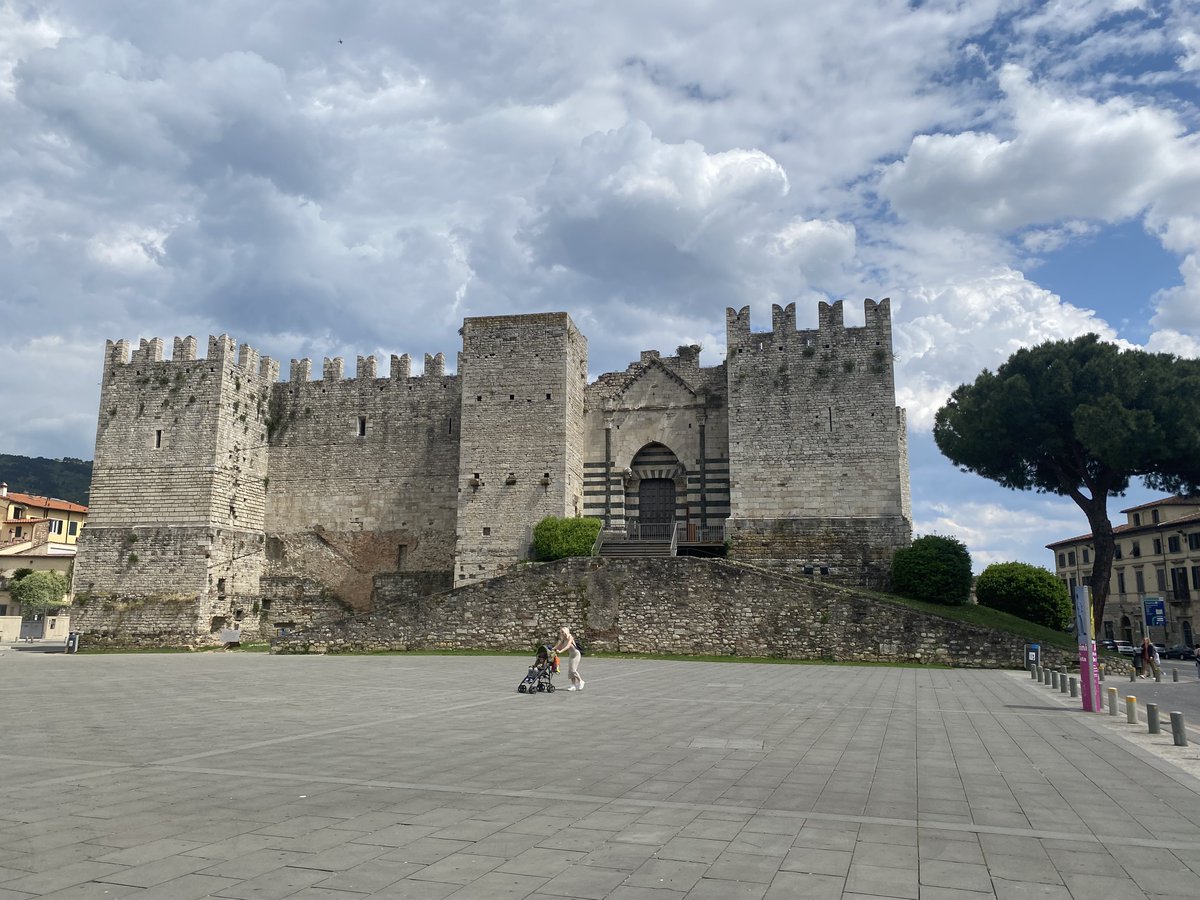 There is still time to apply for the 2025 Datini-Ester seminar on "Finance in History"! All PhD students working on these topics are welcome to apply!  Join us in beautiful #Prato (#Tuscany) for this fully-funded experience! #EconHist (deadline October 25)
istitutodatini.it/ester/htm/call…