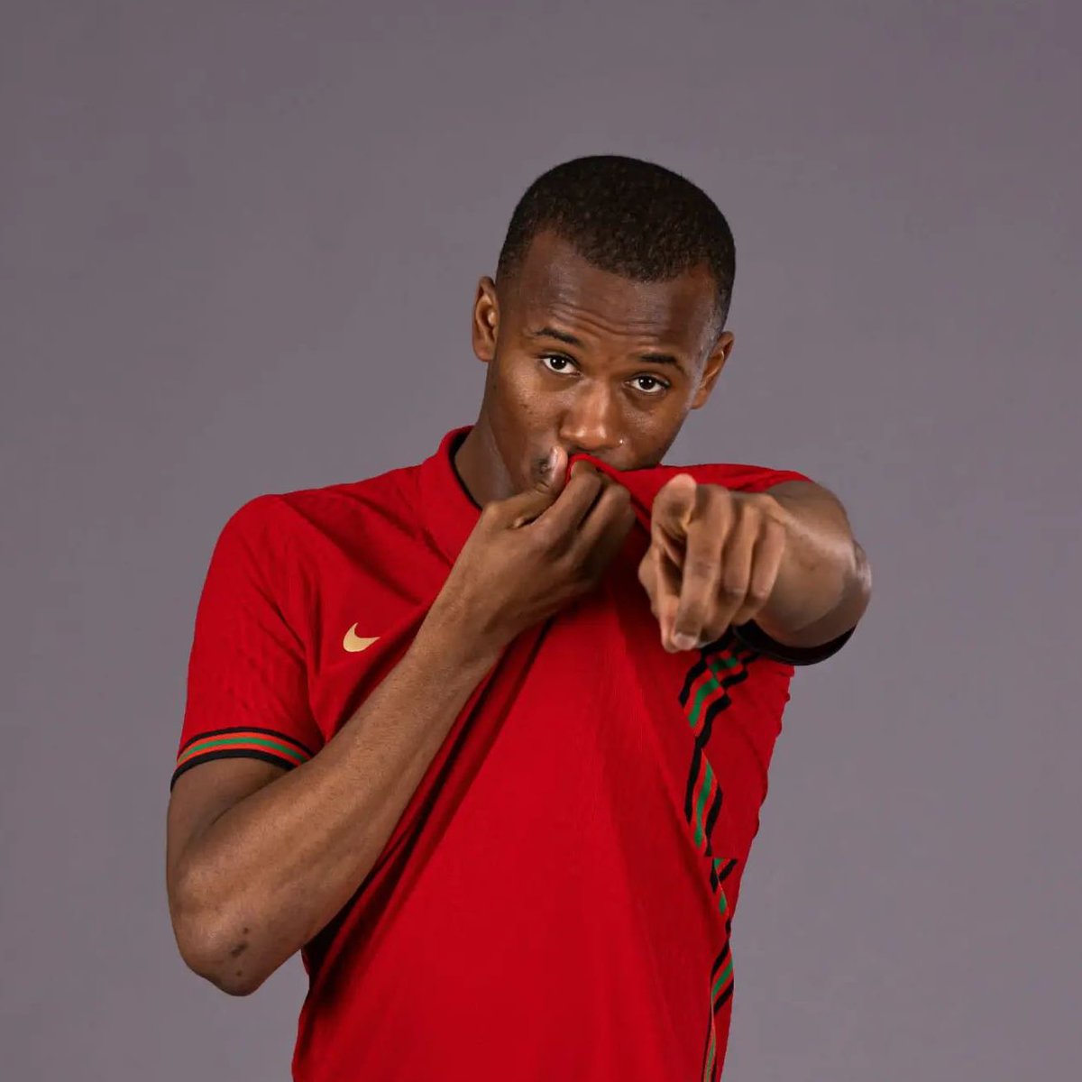 🟡🔴⚠️ RC Lens confirm Kevin Danso to return to the club after AS Roma decision: “We doubt this interpretation as he played over 30 games last season”.

↪️🇵🇹 AS Roma are now closing in on deal to sign Tiago Djaló from Juventus on loan with buy option.
