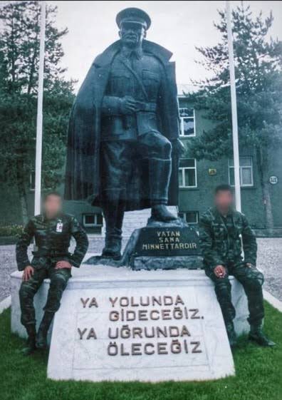 Mustafa Kemal Atatürk’ün izinde ve ışığında vatanımızı koruyup kollayacağız! 

#ZaferBayramımız 
#Atatürk 
#NeMutluTürkümDiyene