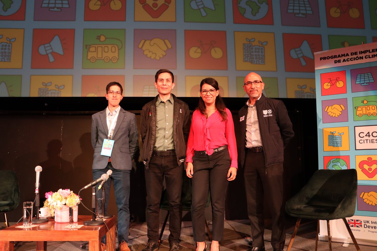 Esta mañana participamos la presentación de los resultados del Programa de Implementación de la Acción Climática junto a la Embajada Británica en México y <a href="/c40cities/">C40 Cities</a> , con la asistencia del Subsecretario <a href="/ElNahual/">Salvador Medina</a>, la Directora General <a href="/RosarioCastroE/">Rosario Castro</a> y <a href="/STECDMX/">Servicio de Transportes Eléctricos CDMX</a> 🚌