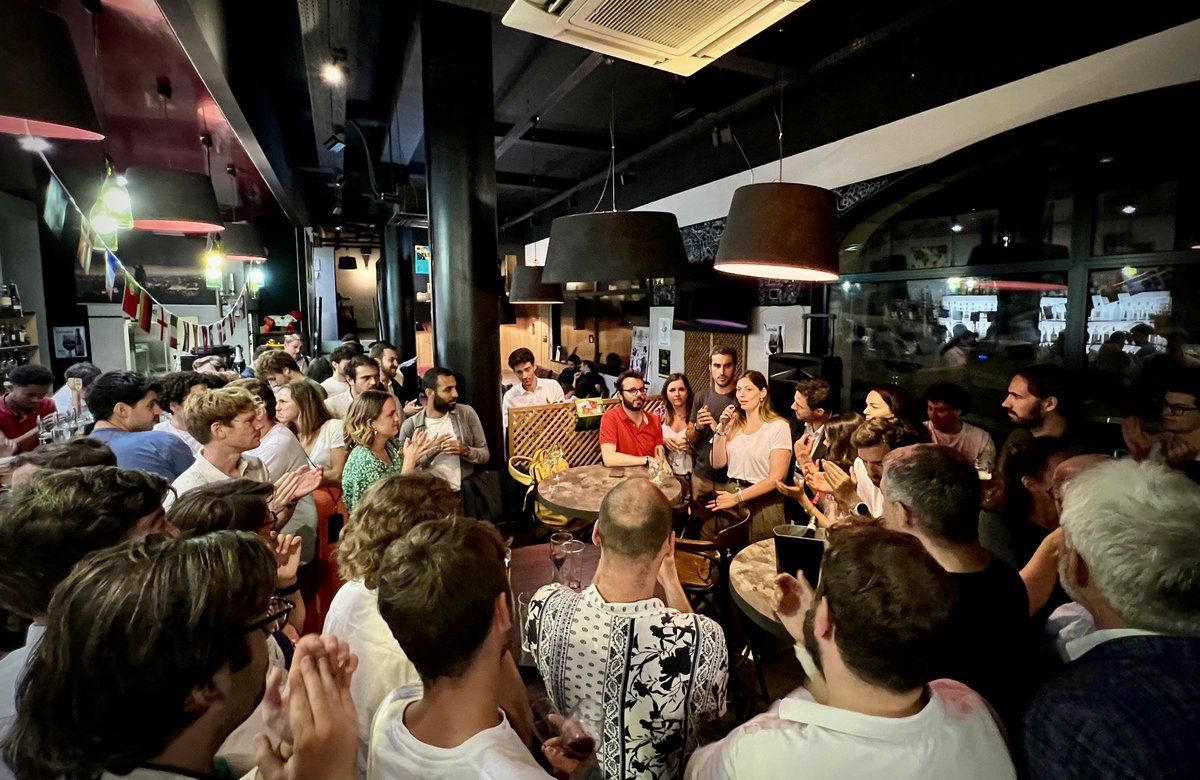 CombatsSoc's tweet image. ✨ Plusieurs centaines de personnes à la soirée des combattants socialistes !

Une bonne occasion de réaffirmer que notre Parti ne doit pas retourner dans ses vieilles errances ! Vive l’union, vive la gauche des victoires !