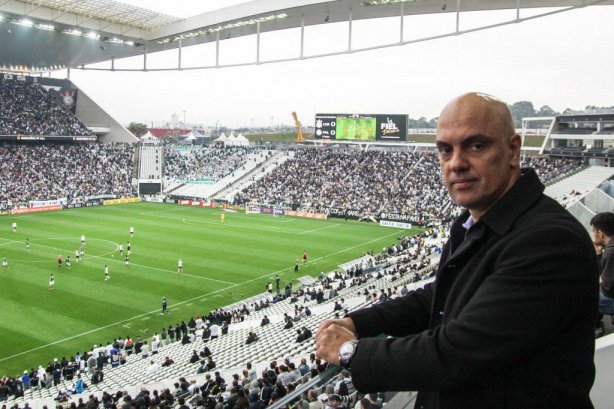 O homem derrubou o twitter pra gente não ser zuado se o Corinthians cair.👏