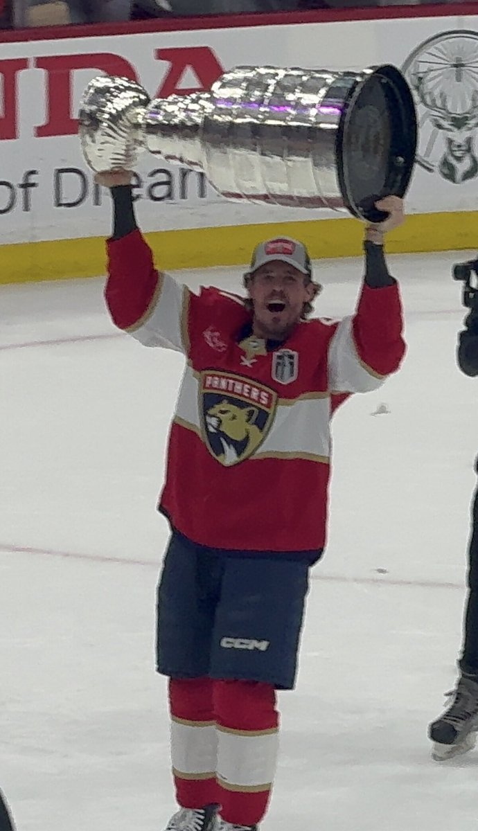 SensDuguay's tweet image. The #SensArmy welcomes
@Cous27 
To the @Senators 

He will now be known as #NickCouSens