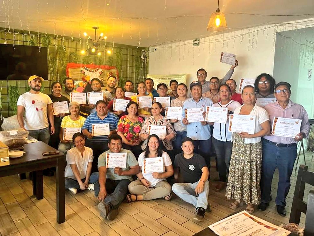 ImpactoGlobalmx's tweet photo. En el marco de la Feria Nacional de Cacao y Chocolate, este 27 y 28 de agosto de 2024 se llevó a cabo junto al Fine #Cacao and Chocolate Institute de la Universidad de #Harvard un taller que se denominó “Construyendo una Marca Común”... https://t.co/DPJADQDdER