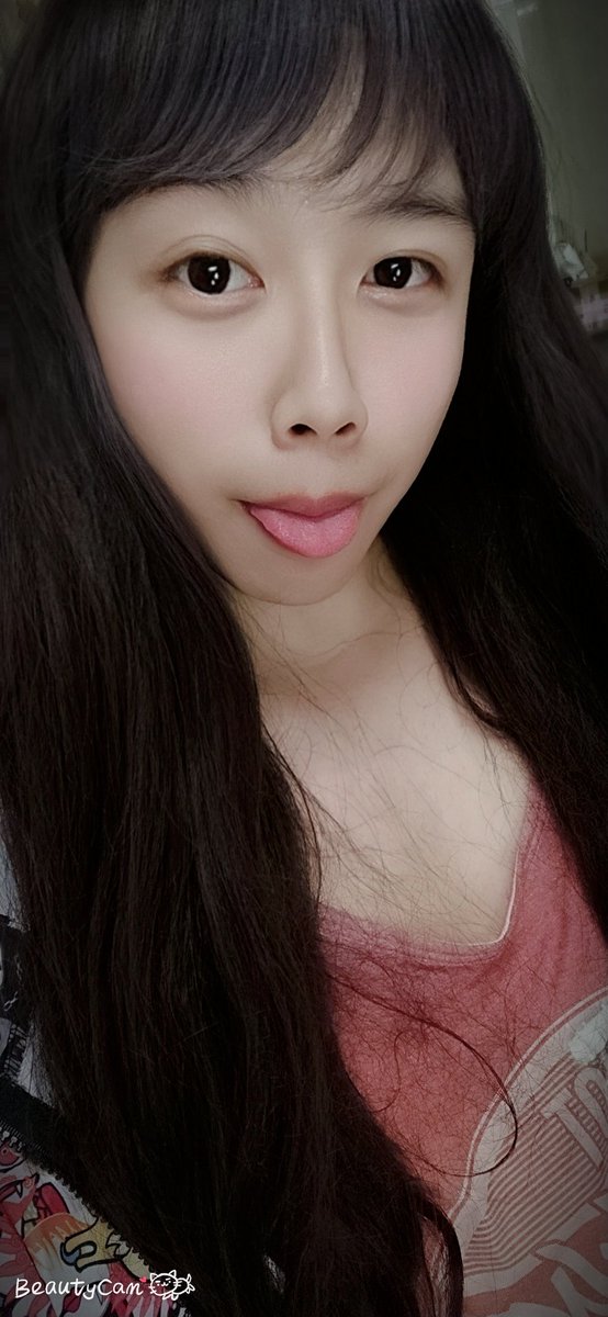 PeAr_cd's tweet photo. 第七弹.素颜的人夫.
整天都是高跟裙子.偶尔试试运动休闲风.
为了不被老婆发现.只能偷偷在外面租个房子了.
#雌堕 #伪娘 #男の娘 #丝袜控 #高跟控 #女装男子 #可爱的男孩 #绿帽情节 #背德人夫 #淫妻绿帽 https://t.co/rJyHXeTa8i