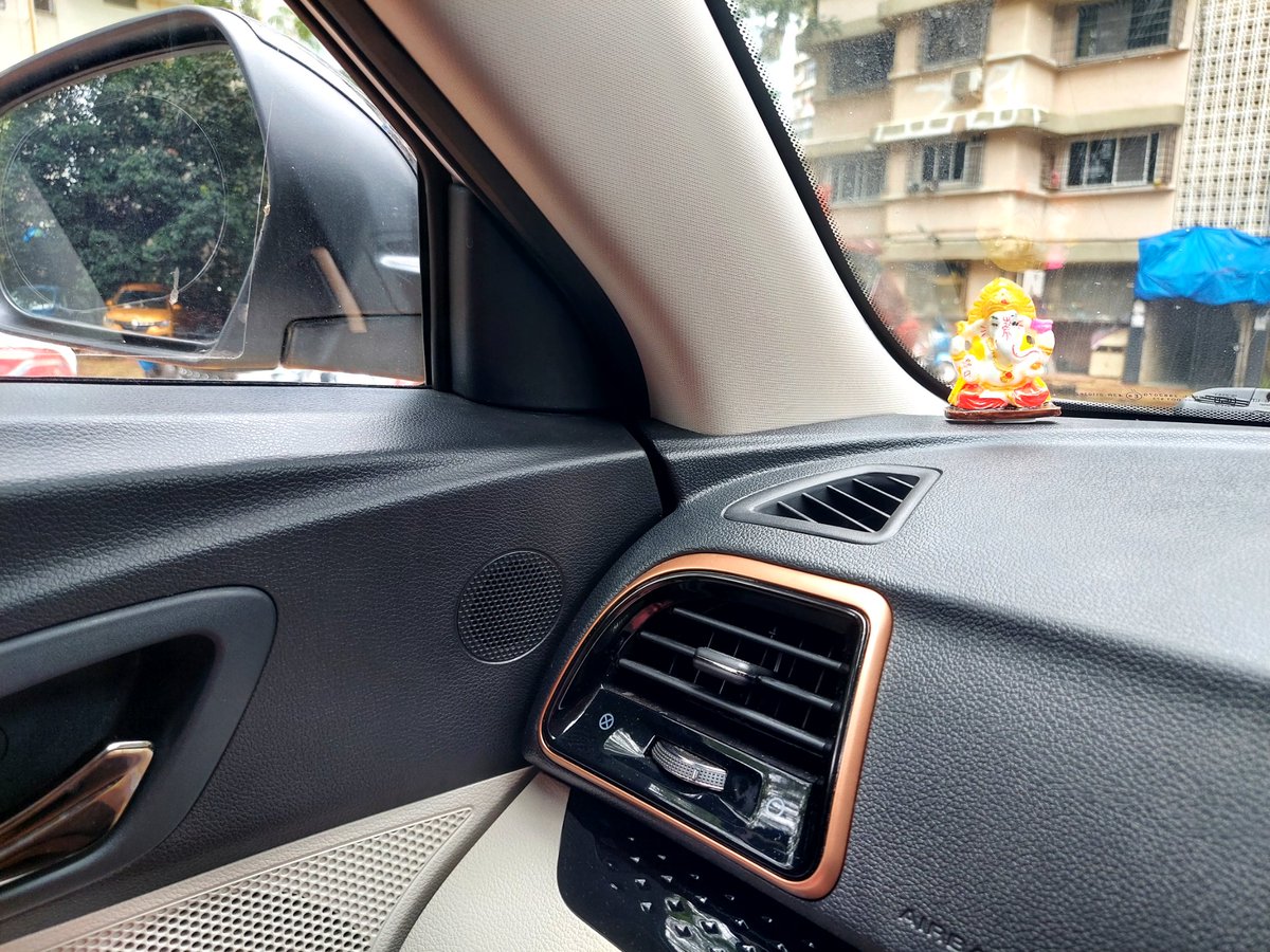 imsurendra_13's tweet photo. @Pcee2600 @Mahindra_XUV400 7. Driver side door (right side door) miss aligned
8. Tailgate miss aligned https://t.co/iQbKxVuoeQ