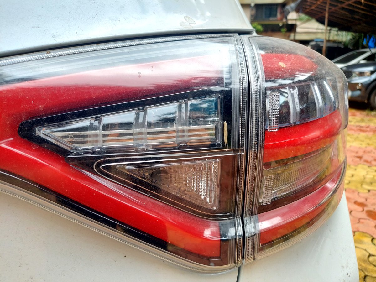 imsurendra_13's tweet photo. @Pcee2600 @Mahindra_XUV400 7. Driver side door (right side door) miss aligned
8. Tailgate miss aligned https://t.co/iQbKxVuoeQ