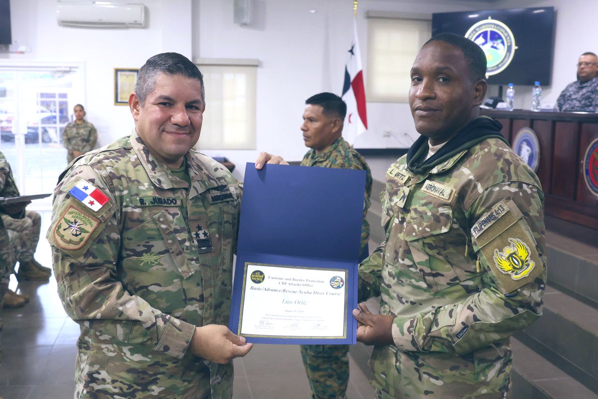 aeronavalpanama's tweet photo. DG Luis De Gracia y SDG Rafael Jurado participaron en clausura del 1er Curso Conjunto de Buceo Táctico con la participación de instructores de #cbpgov y del Grupo Nac. de Buceo de la Rep. de Costa Rica, auspiciado por @StateINL/#PanamaUsaINL🇵🇦🇺🇸 dirigido a 12 unidades de la #FMC. https://t.co/tIJYHcSNmN