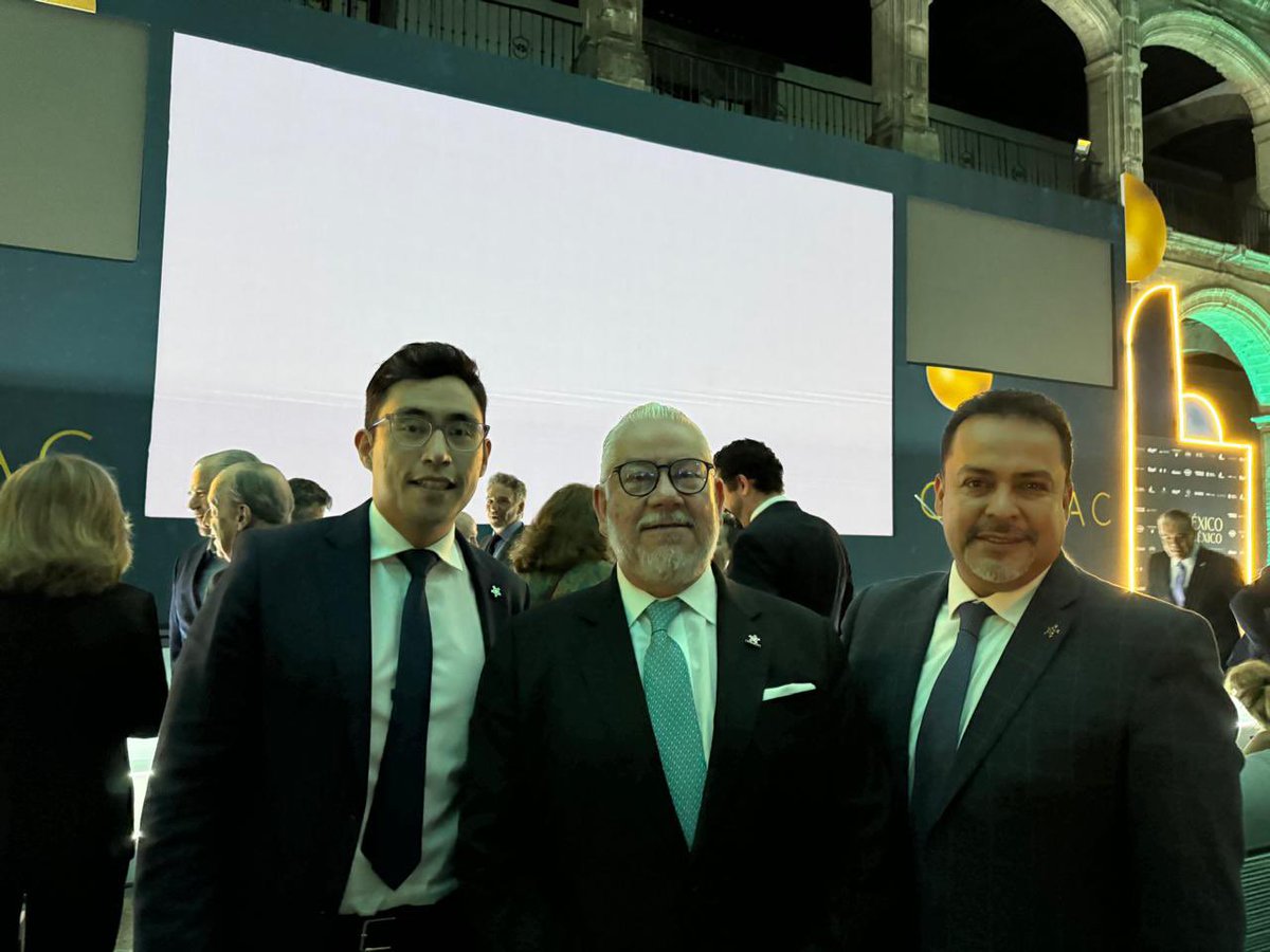 Este jueves se llevó a cabo la 33 entrega del Premio al Mérito Restaurantero 2024 de la <a href="/canirac/">CANIRAC NACIONAL</a> presidida por Ricardo Muñoz Zurita, en la cual el presidente de la #CONCAMIN Alejandro Malagón Barragán, <a href="/AMalagonB/">Alejandro Malagon B</a> y el secretario general Eduardo Ramírez Leal, <a href="/EduardoRmzLeal/">Eduardo Ramírez Leal</a>,