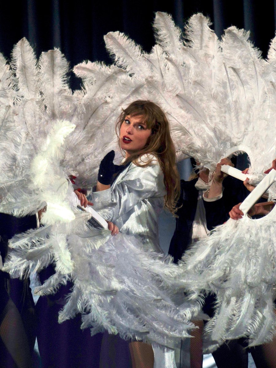 swifferpics's tweet image. try. and. come. for. her. job.