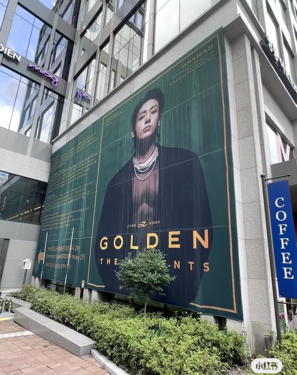 brattaex's tweet photo. Golden: the moments exhibition in Seoul  — a beautiful thread 🌟

JUNGKOOK GOLDEN EXHIBITION
#JungKook #JungKook_GOLDEN https://t.co/Xj4qvtO8lZ