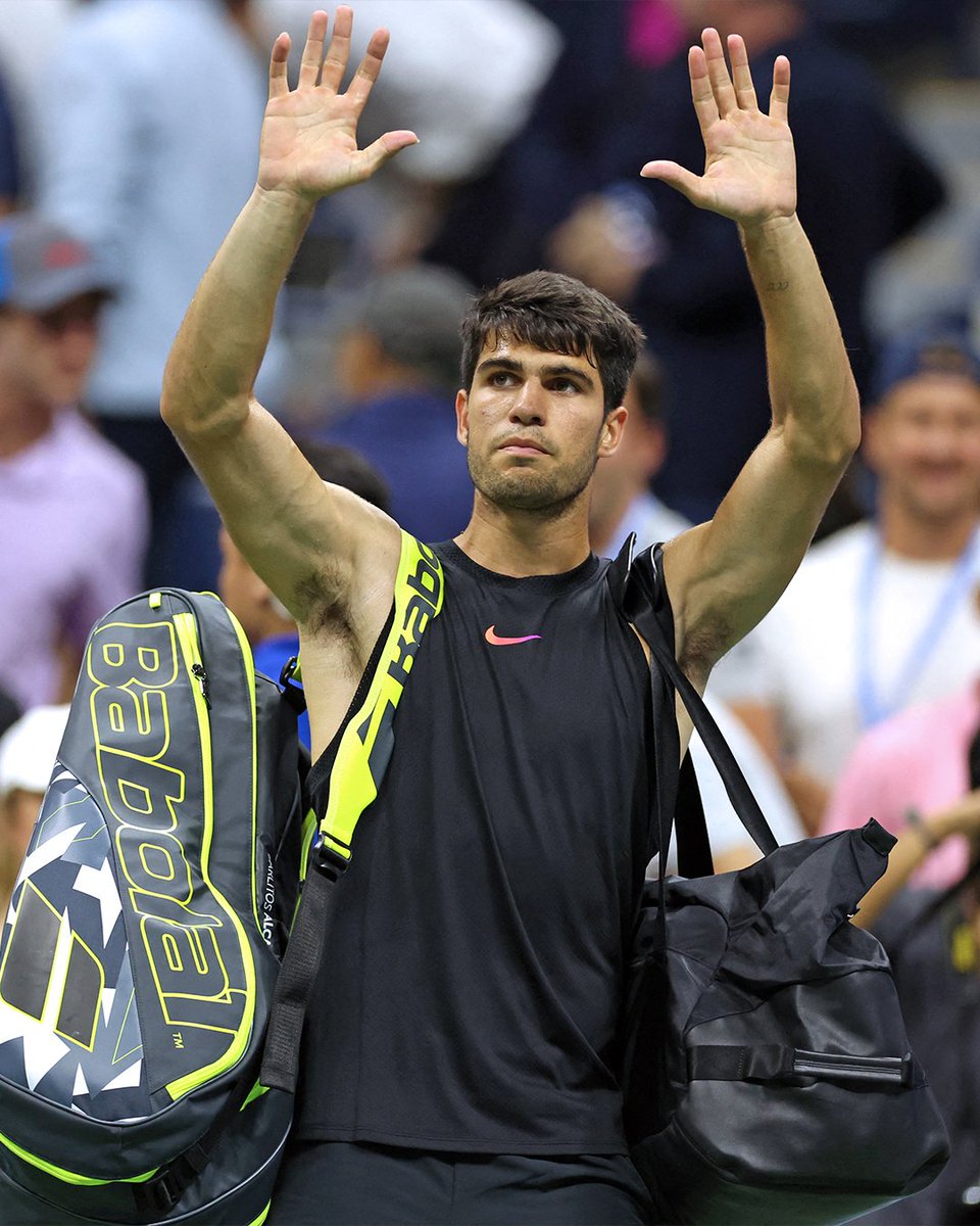 💥Carlos Alcaraz tonbe devan yon 74e mondyal Botic Van de Zandschulp ki bat li 3 sèt 0 nan 2e tou konpetisyon an 😳

Youn nan pi gwo sipriz istwa tounwa a #USOpen 🎾