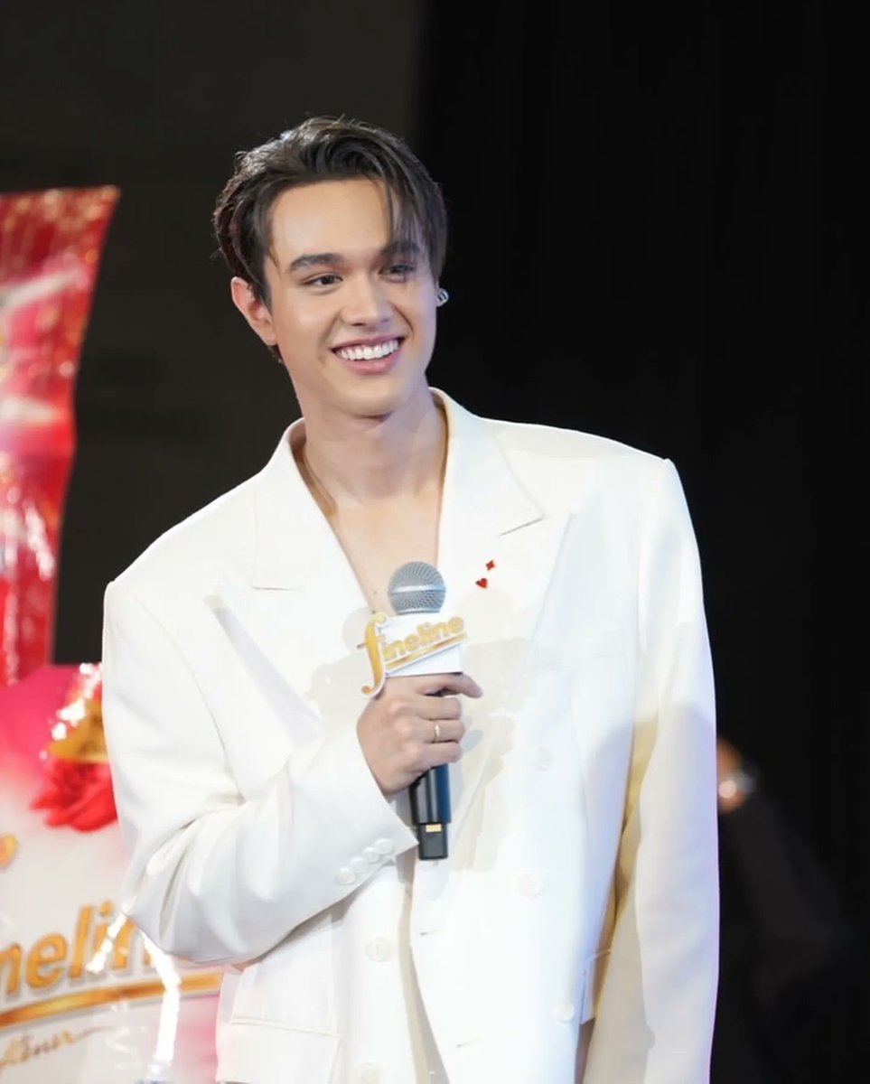 FCMikeyMike's tweet photo. @Checkin_ent @mikepanitan_072 @numberx9th @Charnchalard ไมกี้ยินดีที่ได้เข้ามาเป็นครอบครัวไฟน์ไลน์
KAOMIKEY FRIEND OF FINELINE
#FriendofFineline
#FinelinePerfumeCollection
#Finelinethailand
#MikexFriendOfFineline
#ไมกี้ปณิธาน #mikepanitan
Cr.@Charnchalard https://t.co/SOIvR9zo9D