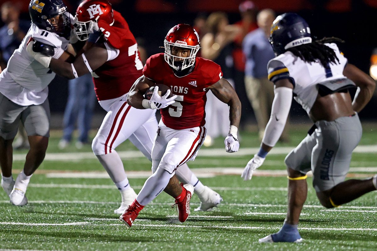MGCCC 34, EMCC 28. 
Ty Keyes: 22-39, 230 yds w/2 TD/1 rush TD
Brendan Brown: 7 rec/91 yds/TD
Jaylon York: 6 rec/82 yds/TD
Jaylen Jennings: 23 rec/104 yds
Mikel Hines: sack/11yds
Shannon Blair, Na'Jadus Roberts-Holloway, Martavis Blackmon, Rashod Bradley, all with TFL.