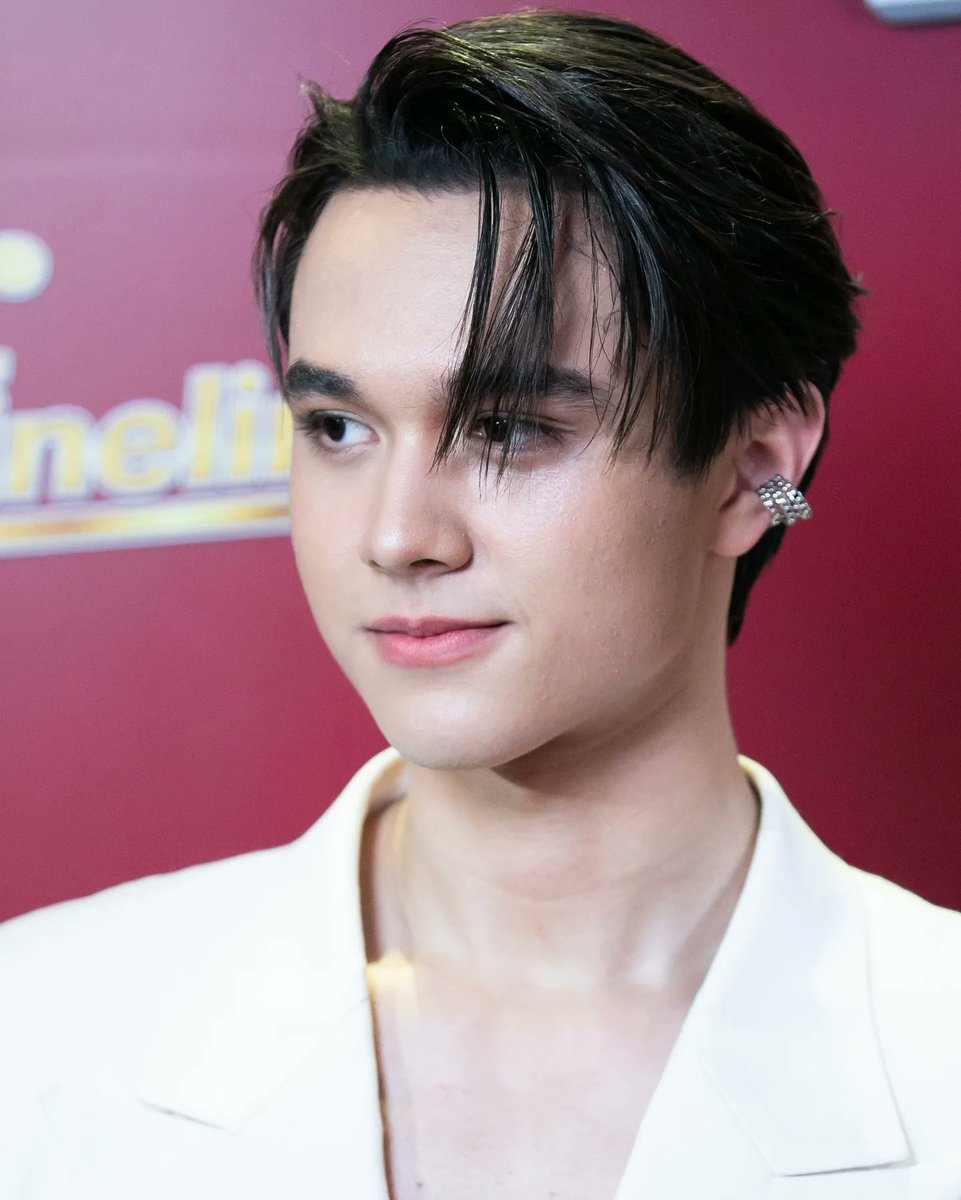 FCMikeyMike's tweet photo. @Checkin_ent @mikepanitan_072 @numberx9th ไมกี้ยินดีที่ได้เข้ามาเป็นครอบครัวไฟน์ไลน์
KAOMIKEY FRIEND OF FINELINE
#FriendofFineline
#FinelinePerfumeCollection
#Finelinethailand
#MikexFriendOfFineline
#ไมกี้ปณิธาน #mikepanitan
Cr.@Charnchalard https://t.co/iz5QaxkFJu