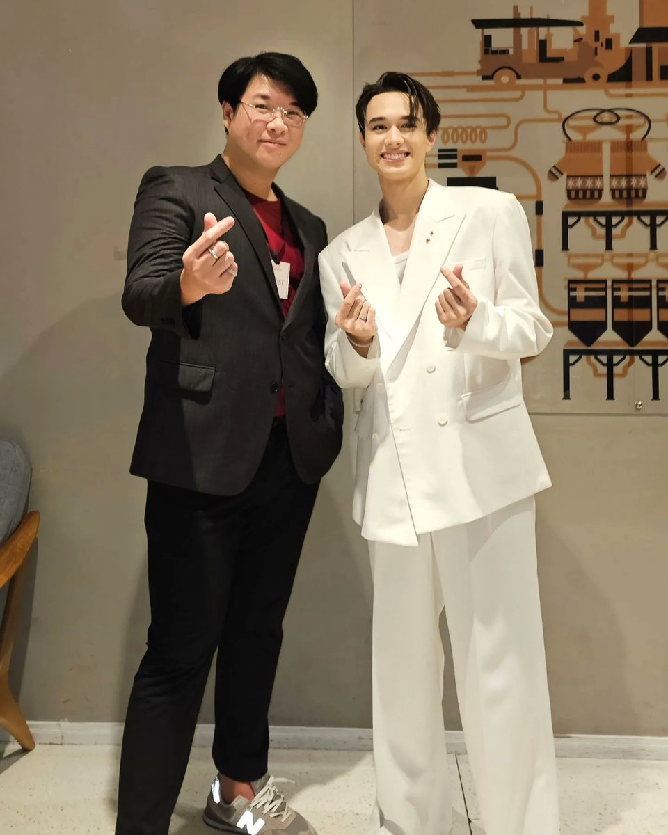 FCMikeyMike's tweet photo. @Checkin_ent @mikepanitan_072 @numberx9th @Charnchalard น้องมาเชิญไปงานแต่งงานคุณฉัตรกับขวัญฤทัย คืนนี้ใน พรชีวัน 20.30น.
ที่ #ช่อง3กด33 & #3Plus
#ไมกี้ปณิธาน #ขวัญฤทัย #พรชีวัน
KAOMIKEY FRIEND OF FINELINE
#FriendofFineline
#FinelinePerfumeCollection
#Finelinethailand
#MikexFriendOfFineline
#mikepanitan
Cr.poppu https://t.co/0MYKNNIXOq