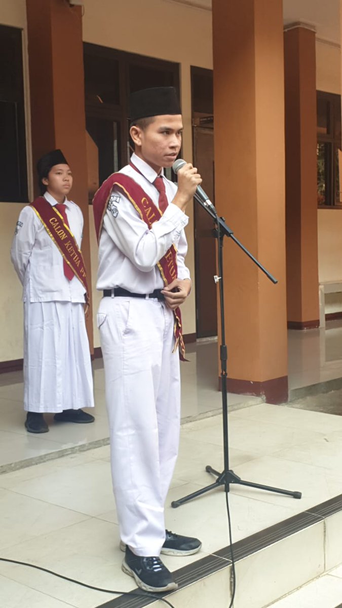 smksmakbogor's tweet photo. #wargaanalis berikut ialah daftar nama siswa/i calon ketua PP periode 2024/2025:
1. Tiara Raihanah Nisya
2. Gheadista Azhanaya
3. Yoga Ramadana

jadi gimana #wargaanalis, siapa nih CAKEPP jagoanmu? kalo mimin boleh milih sih pengen ketiganya 😁

#ketuapp
#pemimpin
#siswa
#smakbo https://t.co/CUj8NgQcsl