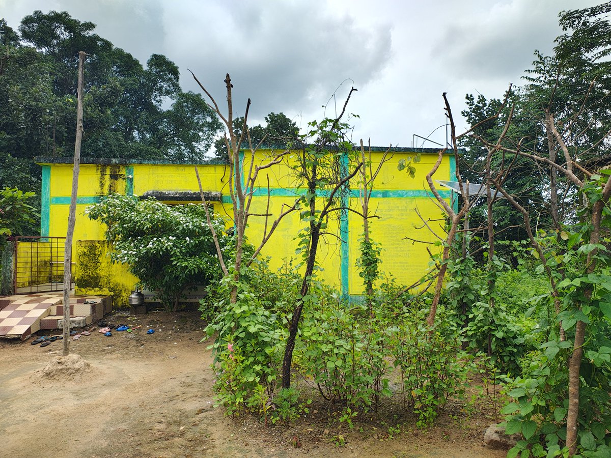 Shanu_Biswas_'s tweet photo. Day visit with CMHO and BMO bijapur to ensure sanitation and hygiene practices in school and anganwadi. 
@DistrictBijapur @birajakabi @ashishapri2 @ACENGOKRCL3 https://t.co/rshrjkfxXd