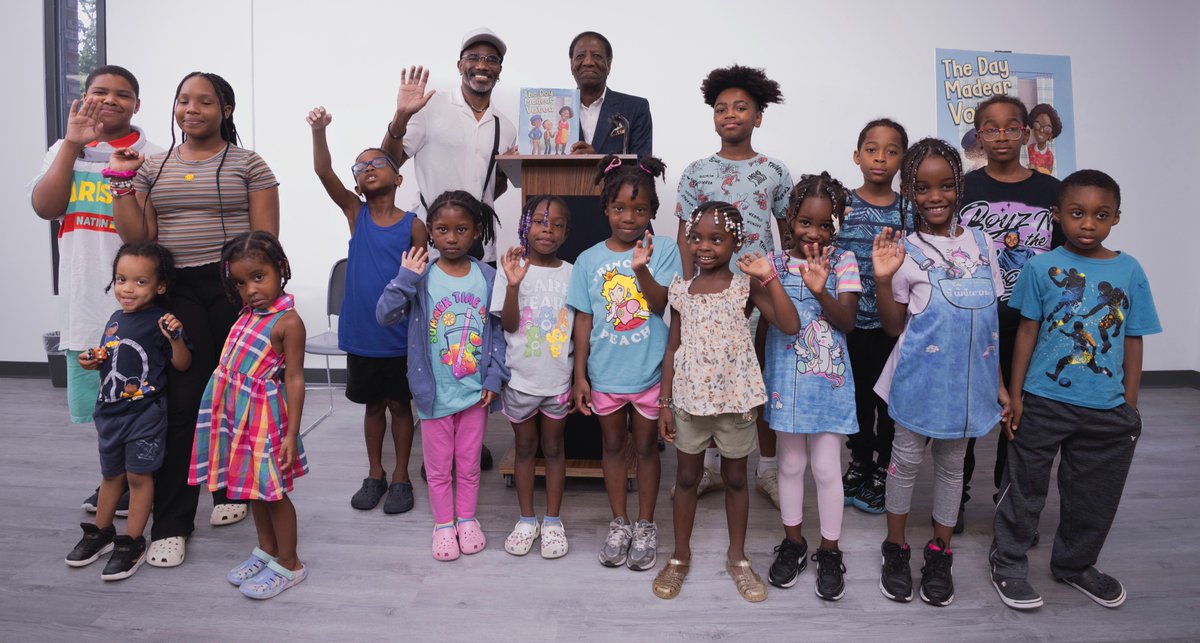 hudsonwade's tweet image. Love this review of The Day Madear Voted. Yes, it is an important book for young readers, especially during this voting season. Spread the word. Photo by Stephan Hudson Photography.  

Voting Rights History Told in Engaging Picture Book for Young Readers - HubPages
