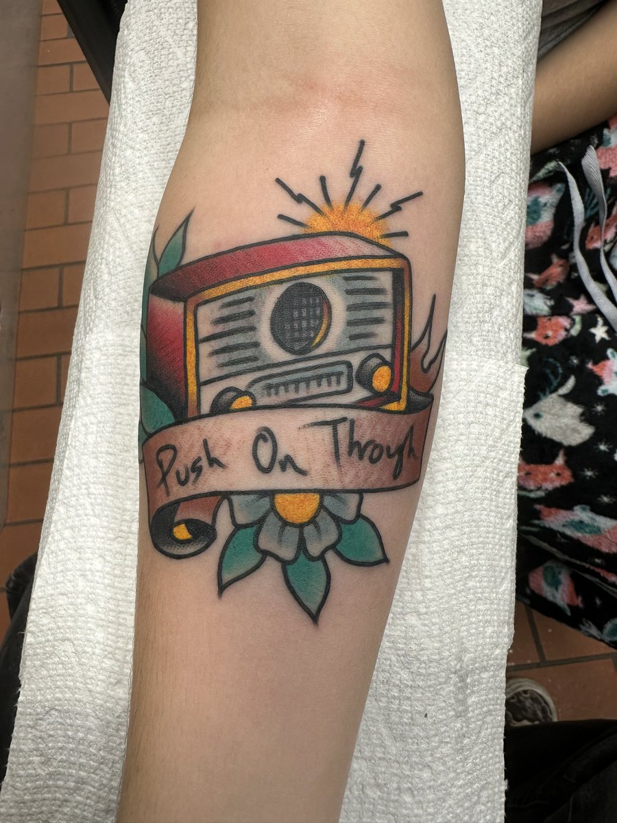 haley #POOPGATE :( tweet media