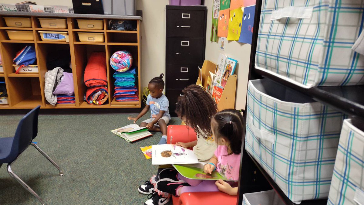 Khristina Perry tweet media