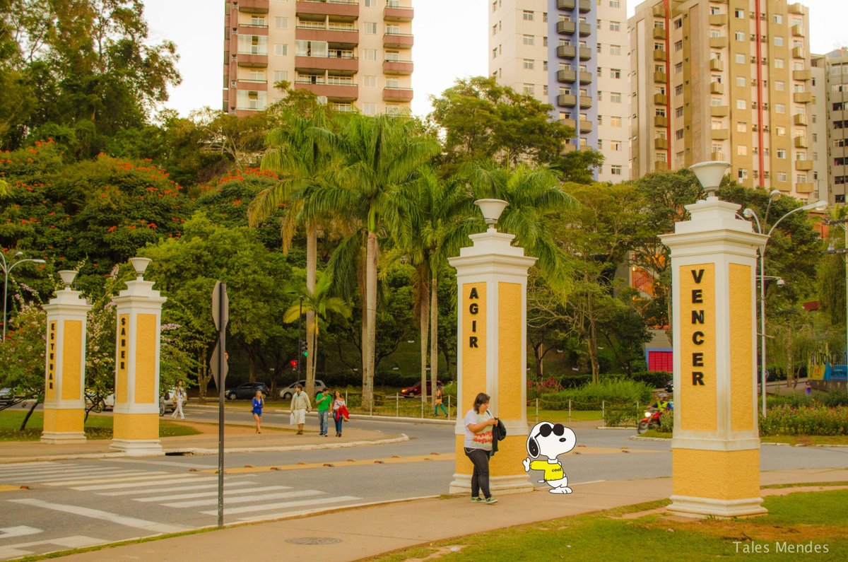 Amandalgni's tweet photo. omg Snoopy na UFV hiii !!!! https://t.co/OtCw29p6iV