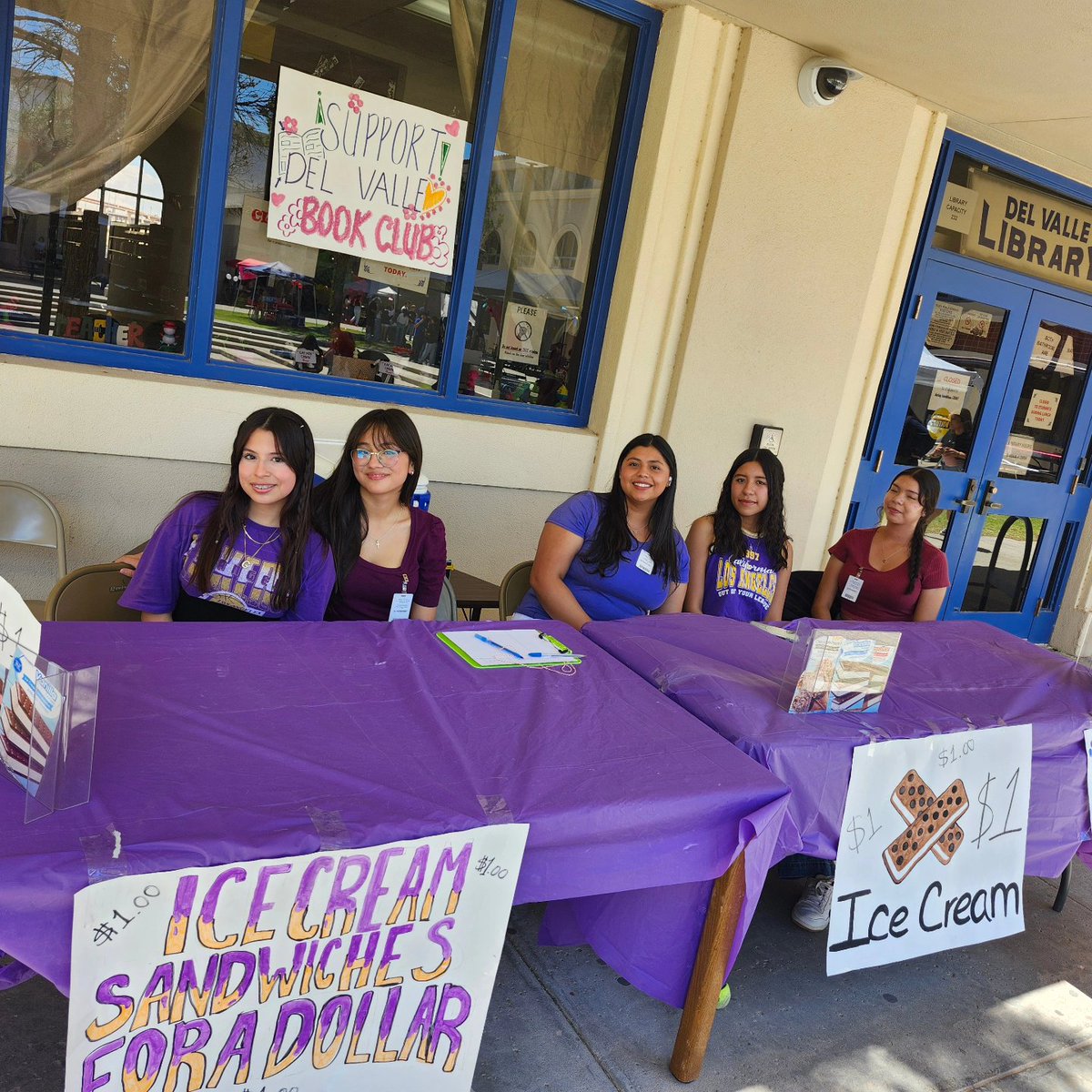 DVHSLibrarian's tweet photo. Thanks to all the #dvbookclub members. They helped @DVHSYISD Plaza Palooza kicking off football season. If you bought from us,  thank you! What fun, and we sold out! Thanks @dvhsstuco_ for organizing!#readingpower #purpleisourcolor @VHairston_DVHS @R_Benavides2 @LRocha_DVHS https://t.co/oO0RAZfI7y