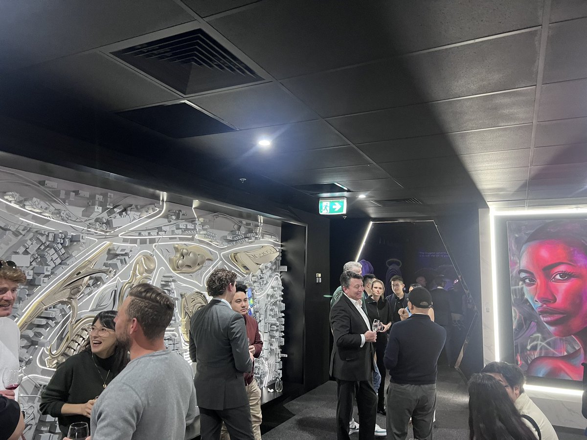 lpbussell's tweet photo. This was a fun little event - the gallery is amazing.

Thanks to @anng_gallery @CloudTechGrp @DWartwork for the amazing event, looking forward to working together again. https://t.co/cDFgMbTwMx