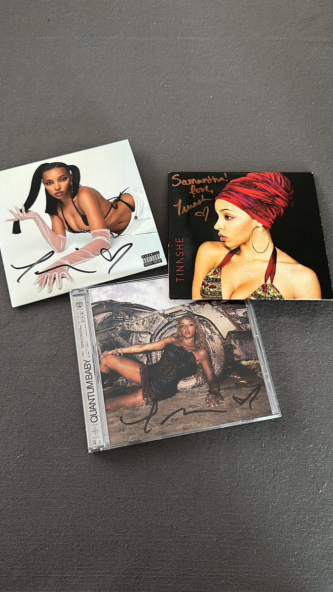 _amerzzz's tweet photo. Signed copy of Quantum Baby for the collection 🥳 @Tinashe I love youuuu https://t.co/LCONhzpfrA